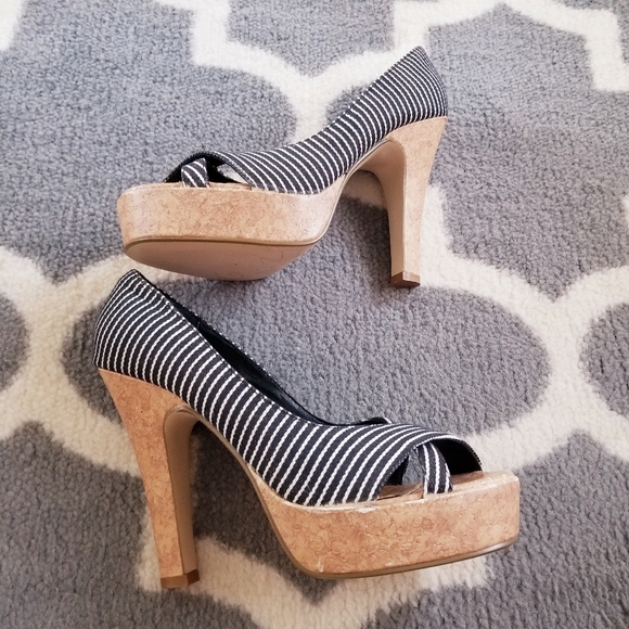 Striped "Cork Look" Peep Toe Heels - Picture 4 of 7